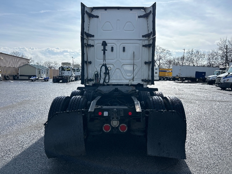 2023 Freightliner Cascadia in Salem, VA — photo 6