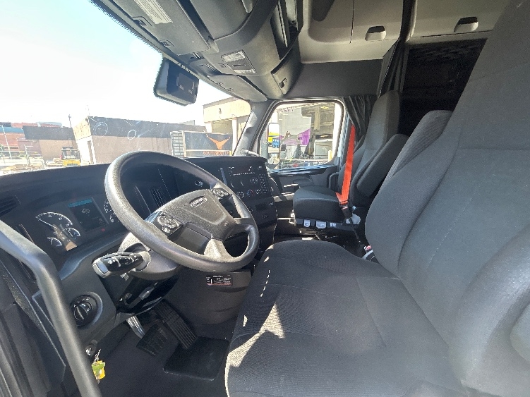 2023 Freightliner Cascadia in Las Vegas, NV — photo 10