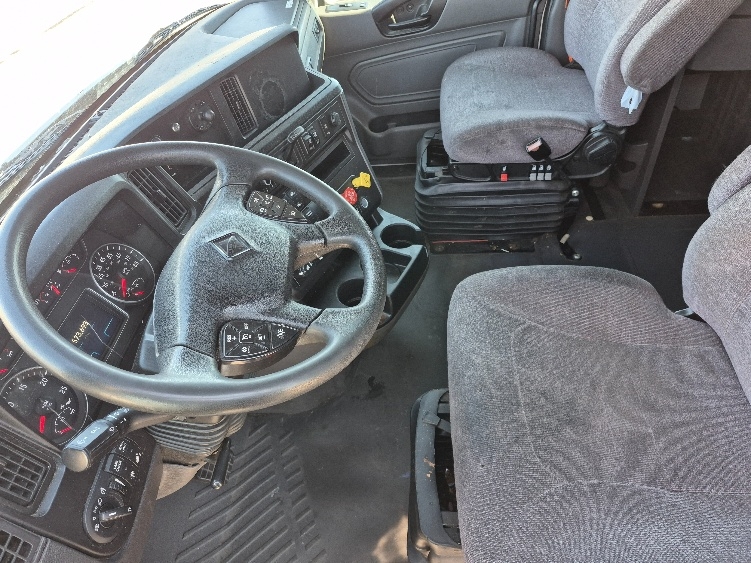 2023 International LT in La Porte, IN — photo 10