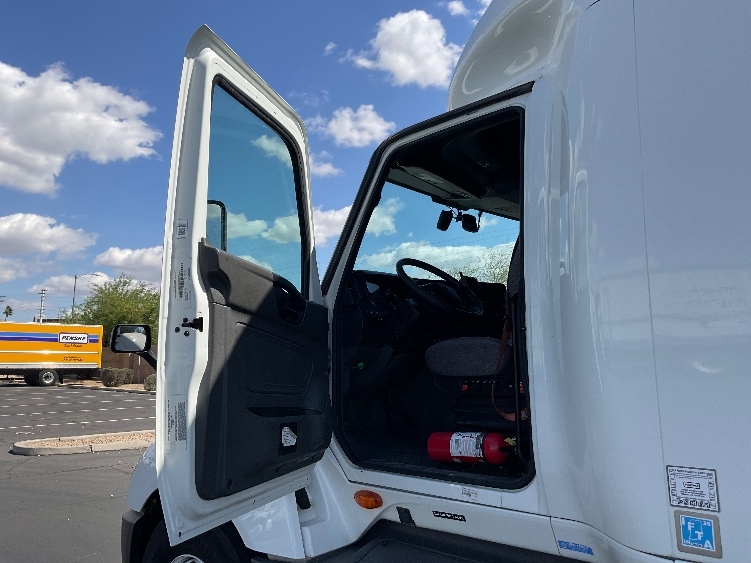 2023 International LT in Phoenix, AZ — photo 9