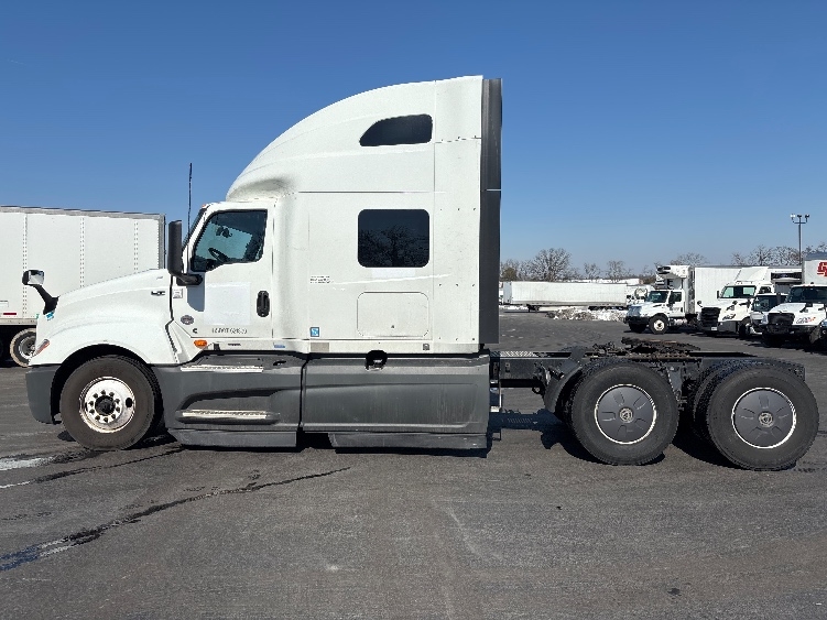 2023 International LT in Sparks, NV — photo 4