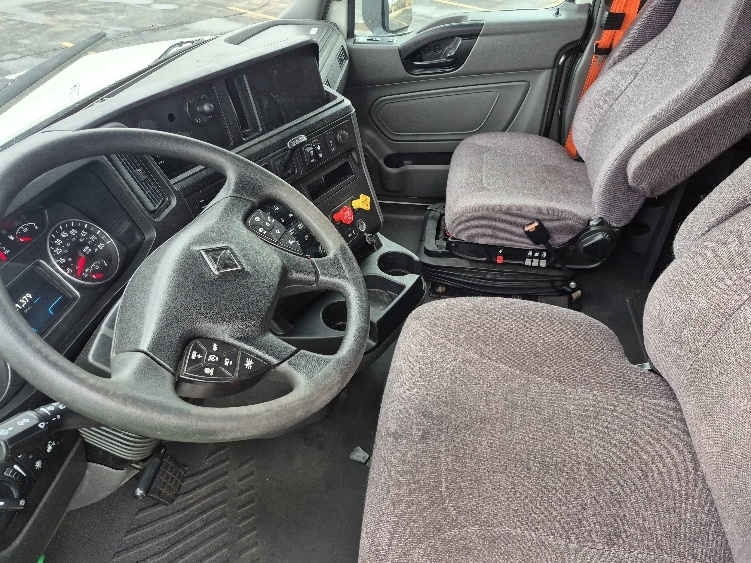 2023 International LT in La Porte, IN — photo 10