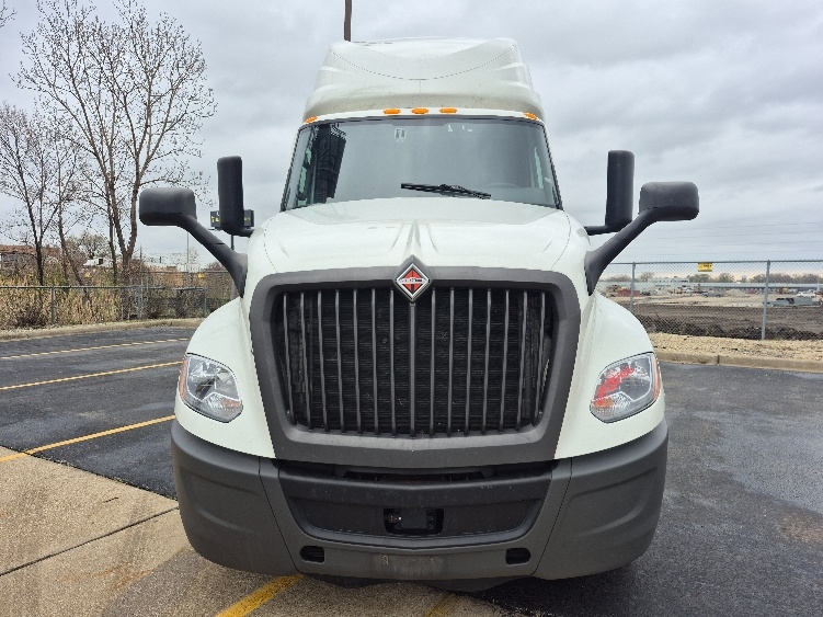 2023 International LT in La Porte, IN — photo 2