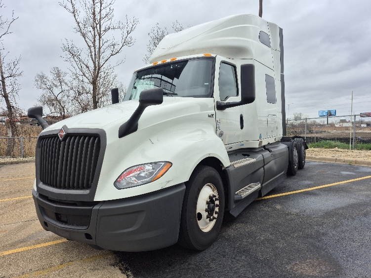 2023 International LT in La Porte, IN — photo 3