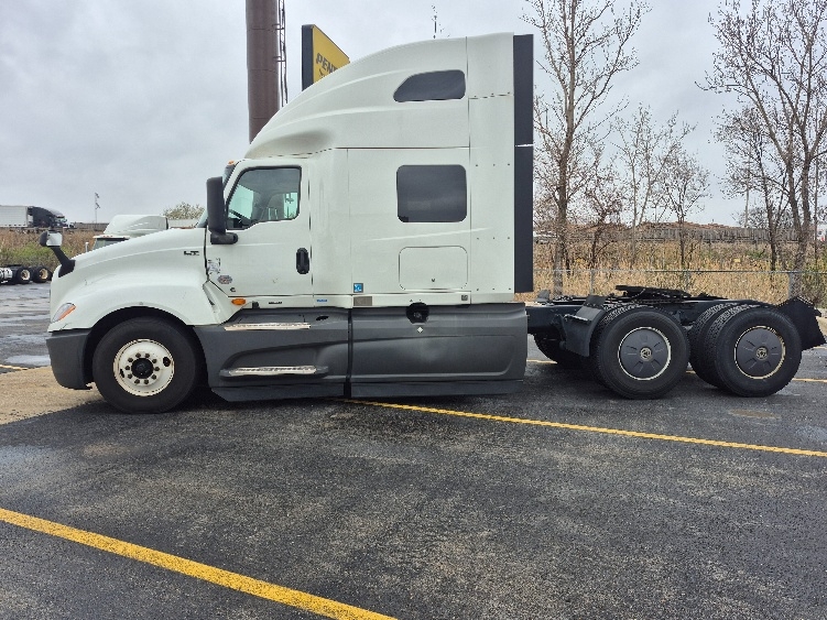2023 International LT in La Porte, IN — photo 4