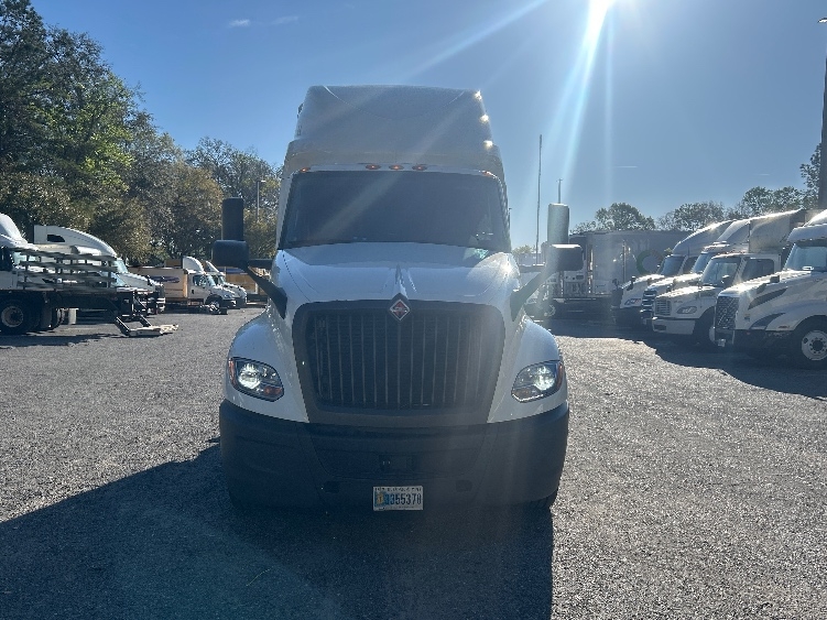 2023 International LT in Pensacola, FL — photo 2