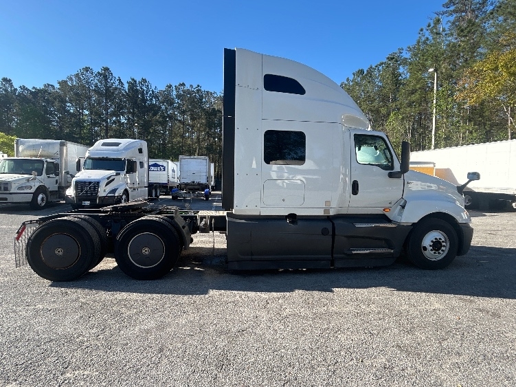 2023 International LT in Pensacola, FL — photo 8