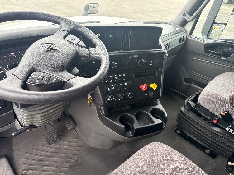 2023 International LT in La Porte, IN — photo 10