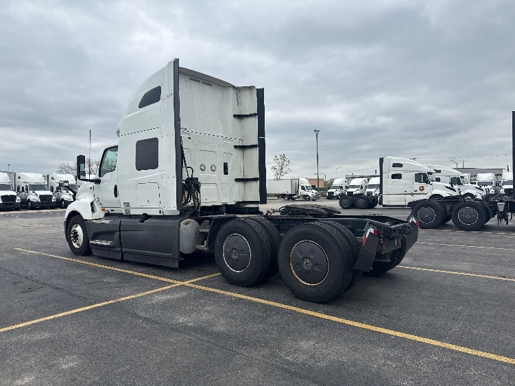 2023 International LT in La Porte, IN — photo 5