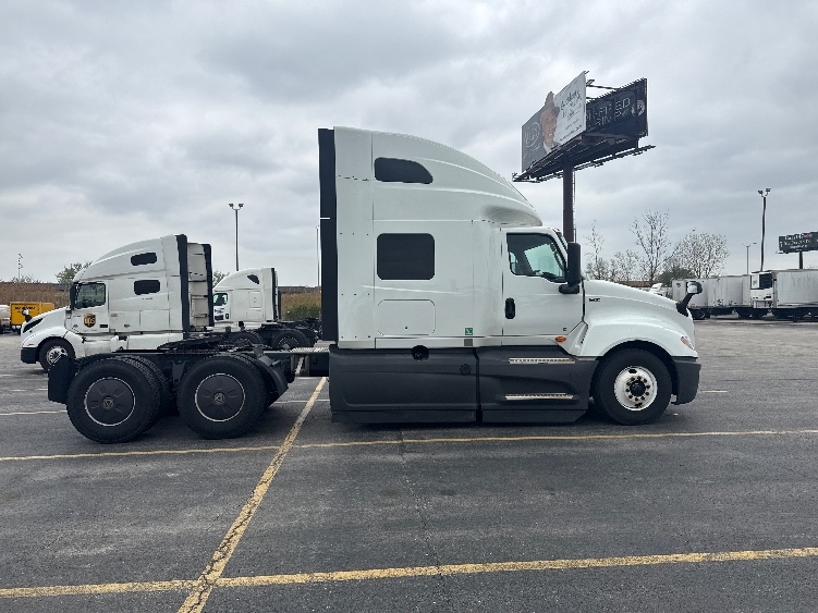 2023 International LT in La Porte, IN — photo 8