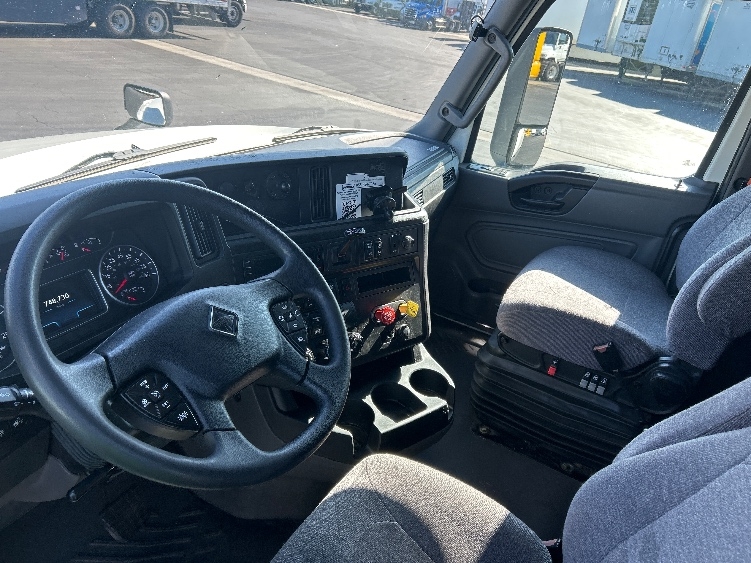 2023 International LT in Torrance, CA — photo 10