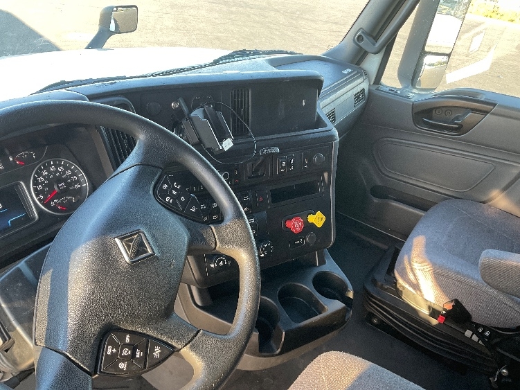 2023 International LT in West Sacramento, CA — photo 10