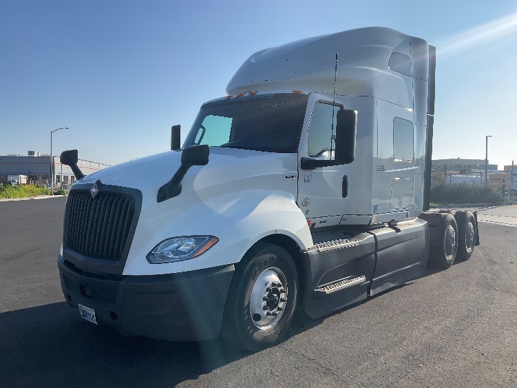 2023 International LT in West Sacramento, CA — photo 3