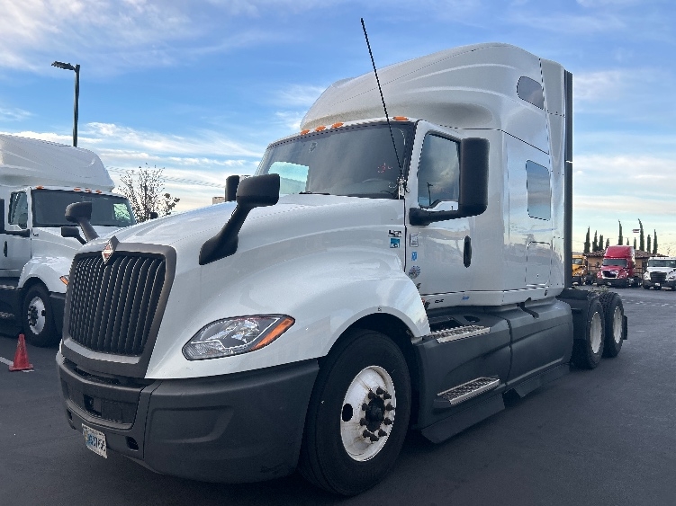 2023 International LT in Fontana, CA — photo 3
