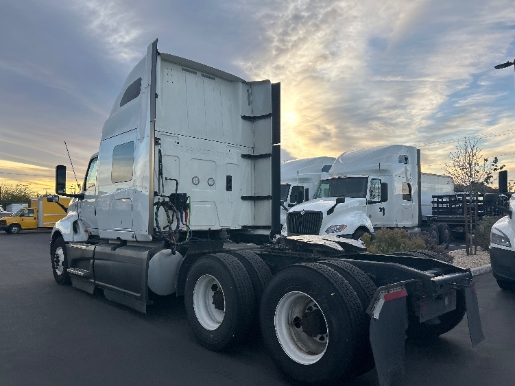 2023 International LT in Fontana, CA — photo 5
