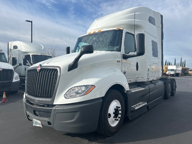 2023 International LT in Fontana, CA — photo 3
