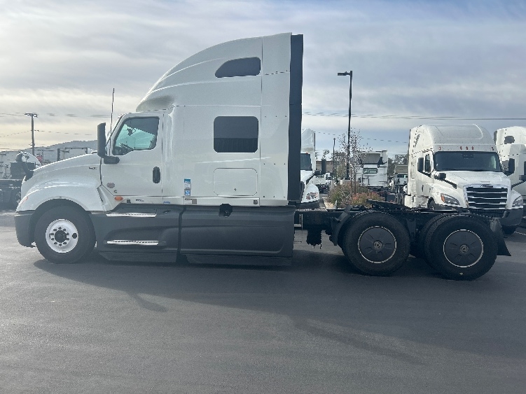 2023 International LT in Fontana, CA — photo 4