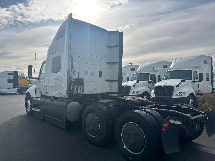 2023 International LT in Fontana, CA — photo 5