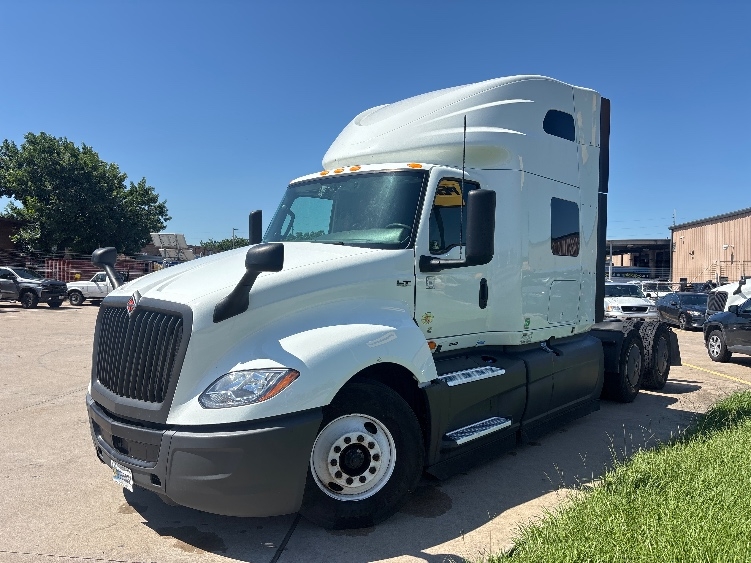 2023 International LT in Houston, TX — photo 3