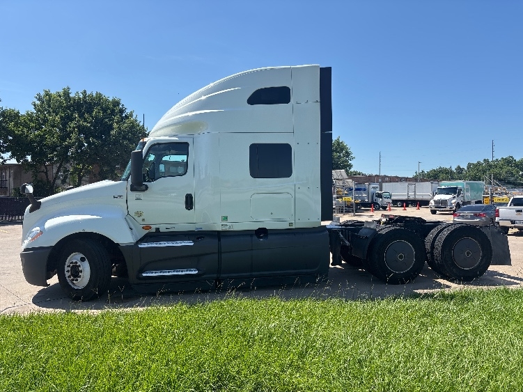 2023 International LT in Houston, TX — photo 4