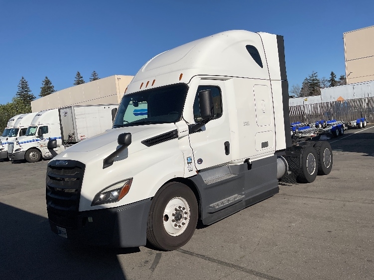 2023 Freightliner Cascadia in West Sacramento, CA — photo 3