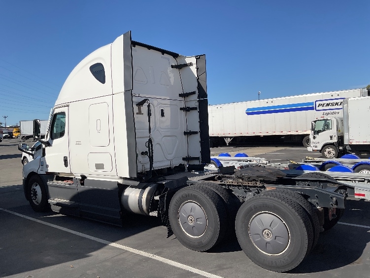 2023 Freightliner Cascadia in West Sacramento, CA — photo 5