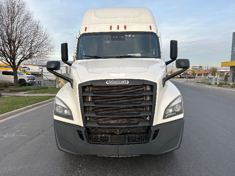 2023 Freightliner Cascadia in Sparks, NV — photo 2