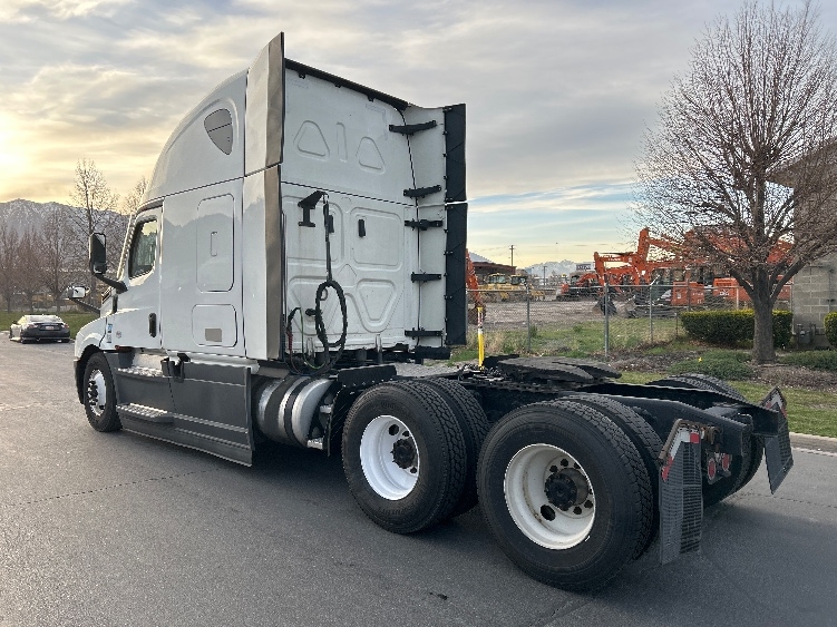 2023 Freightliner Cascadia in Sparks, NV — photo 5