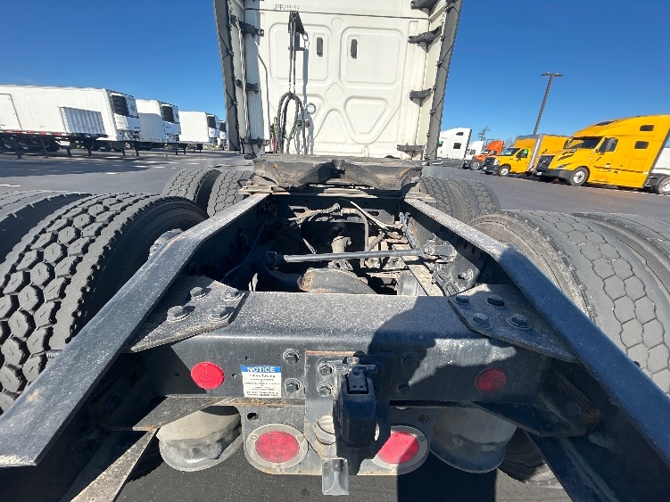 2023 Freightliner Cascadia in Stockton, CA — photo 6