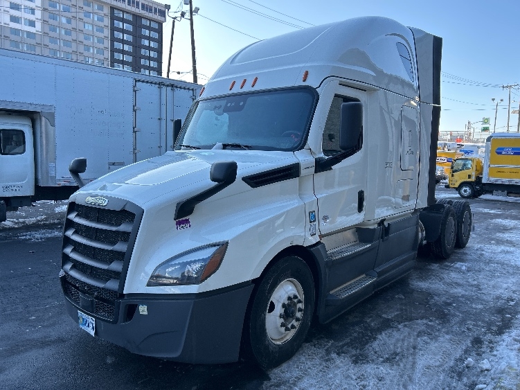 2023 Freightliner Cascadia in North Bergen, NJ — photo 3