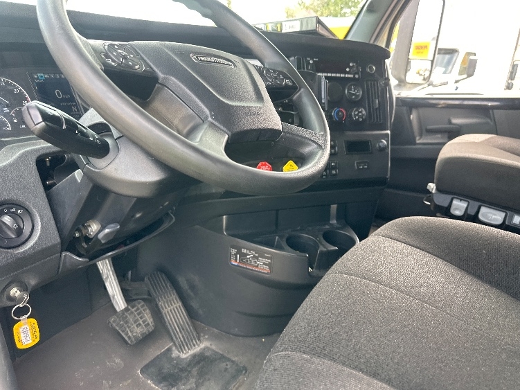 2023 Freightliner Cascadia in Sparks, NV — photo 10