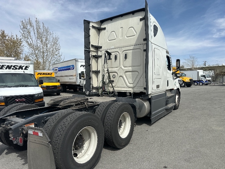 2023 Freightliner Cascadia in Sparks, NV — photo 7