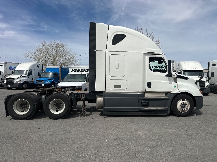 2023 Freightliner Cascadia in Sparks, NV — photo 8