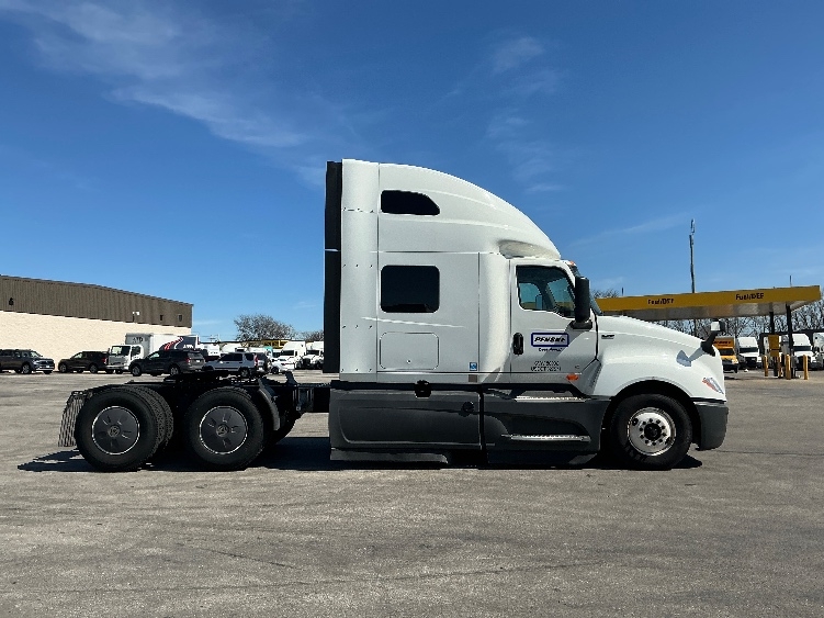 2023 International LT in La Porte, IN — photo 8