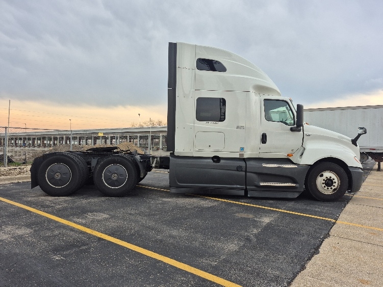 2023 International LT in La Porte, IN — photo 8