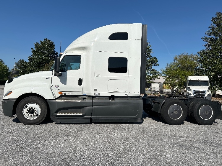 2023 International LT in Lexington, SC — photo 4