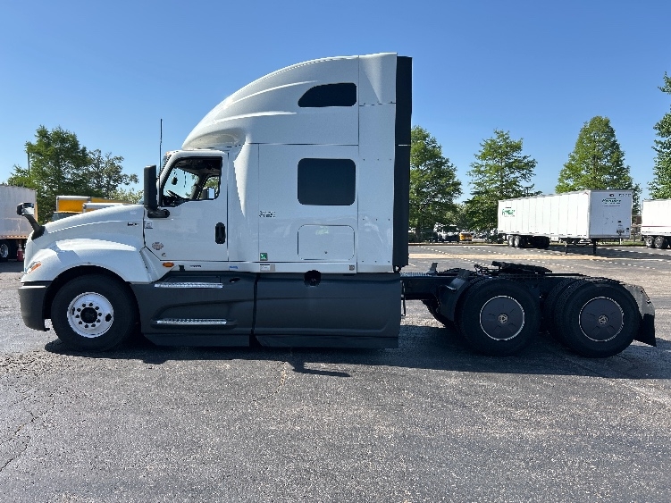 2023 International LT in Memphis, TN — photo 4
