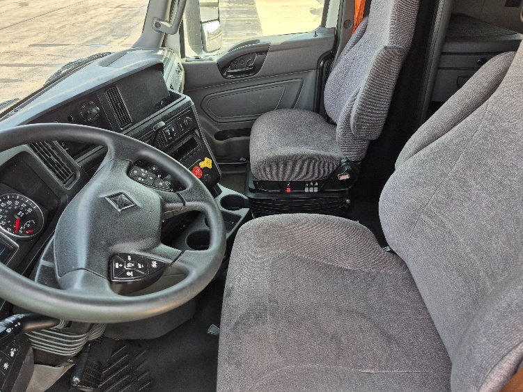 2023 International LT in La Porte, IN — photo 10