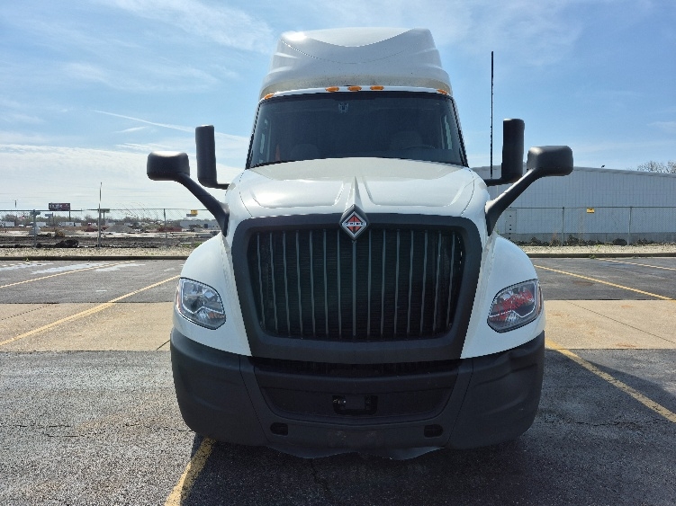 2023 International LT in La Porte, IN — photo 2