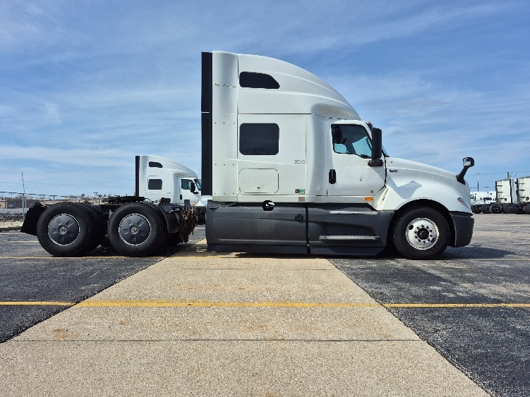 2023 International LT in La Porte, IN — photo 8