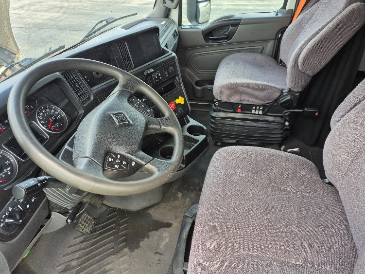 2023 International LT in La Porte, IN — photo 10