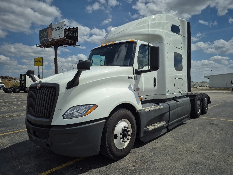 2023 International LT in La Porte, IN — photo 3