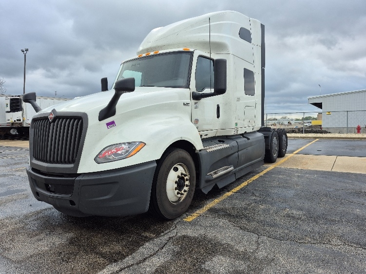 2023 International LT in La Porte, IN — photo 3