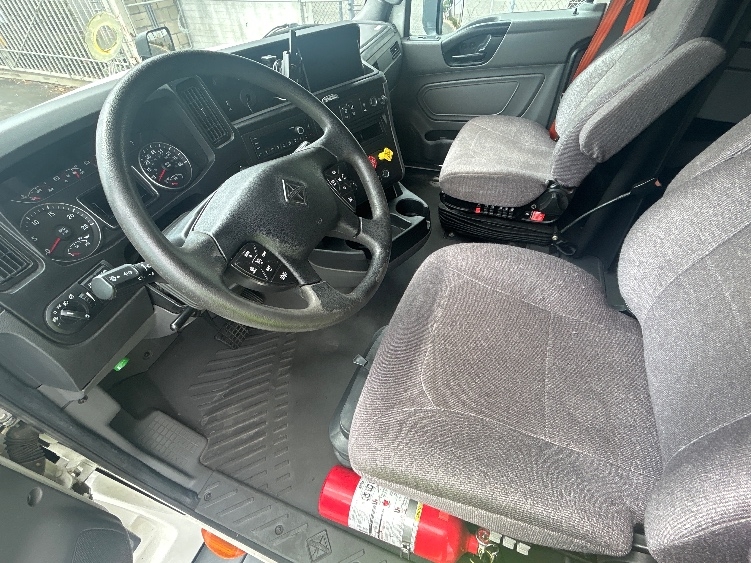2023 International LT in Torrance, CA — photo 10