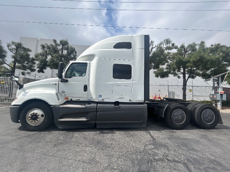 2023 International LT in Torrance, CA — photo 4