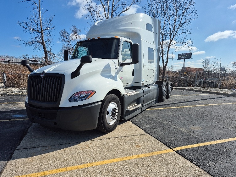 2023 International LT in La Porte, IN — photo 3
