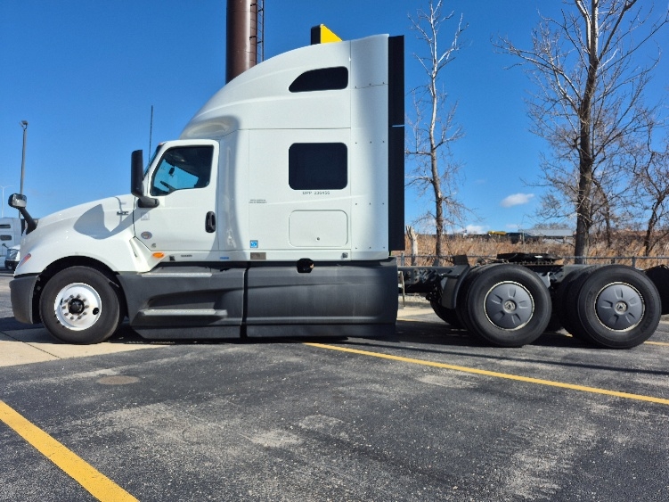 2023 International LT in La Porte, IN — photo 4