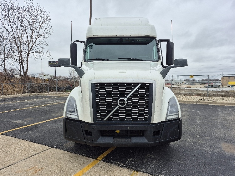 2023 Volvo VNL 760 in La Porte, IN — photo 2