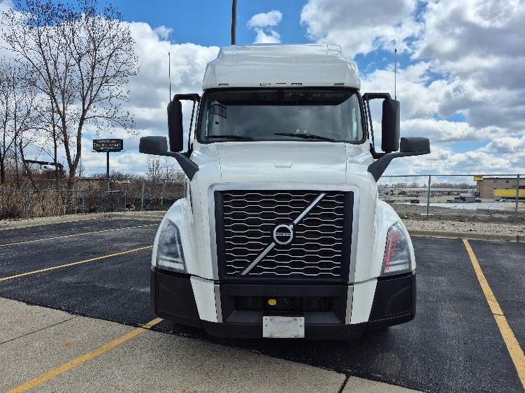 2023 Volvo VNL 760 in La Porte, IN — photo 2