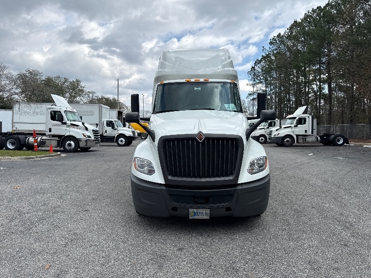 2023 International LT in Jacksonville, FL — photo 2